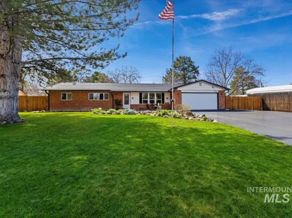 705 Lindenwood Dr, Nampa, ID 83686