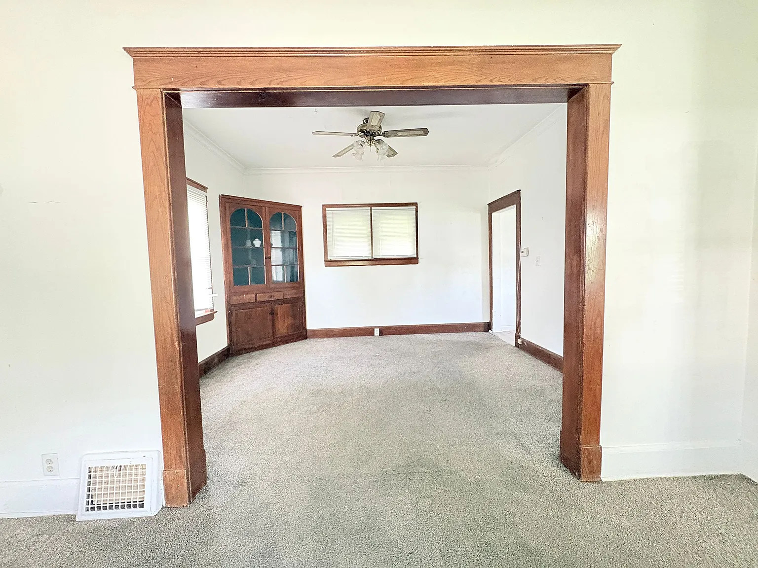 3 bed, 1152 sqft, $975 — Photo 2