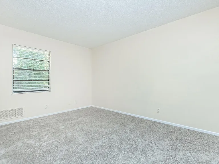 Grand Oaks — Photo 33