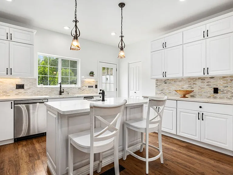 713 Wikiup Dr — Photo 16