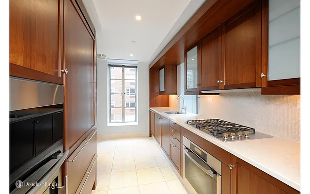 Rented by Douglas Elliman | media 29