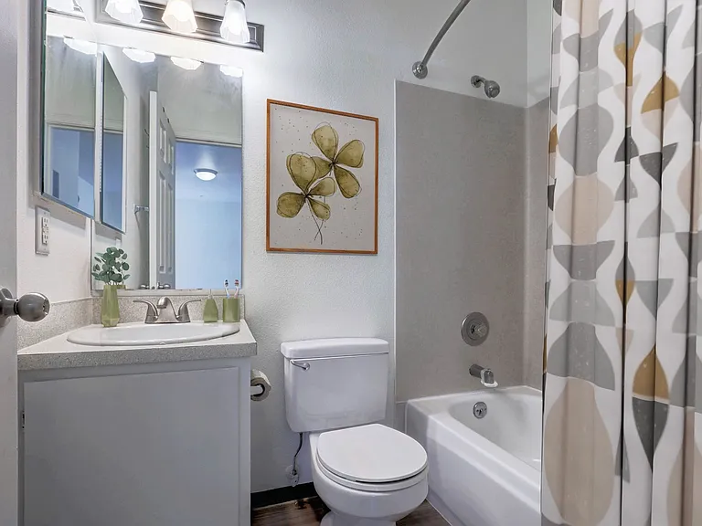 Ludlow Apartments — Photo 9