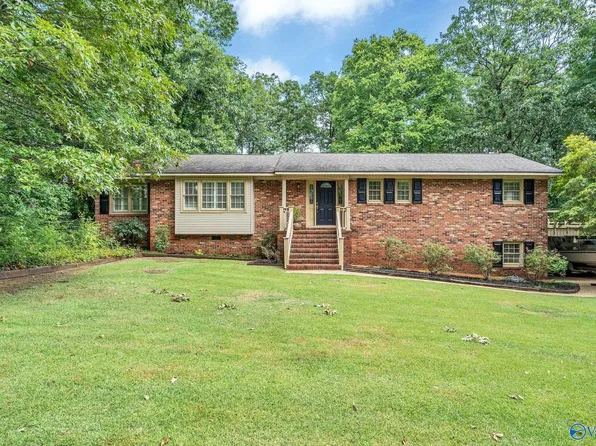 1702 Brandon St, Scottsboro, AL 35769