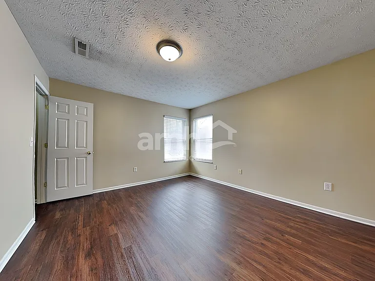 918 Kreider Ct — Photo 10