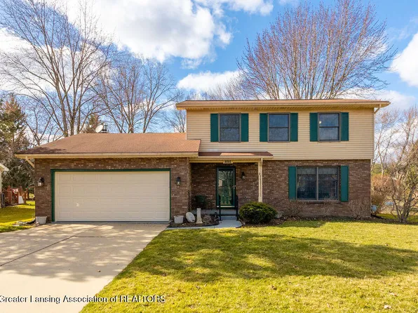 5659 Wood Valley Dr, Haslett, MI 48840