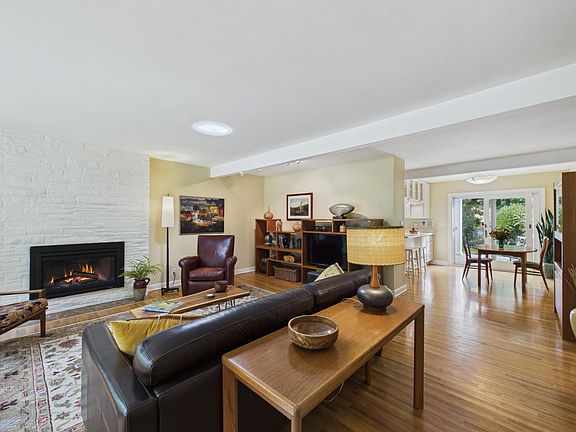 2nd image of 1786 Saunders Ave