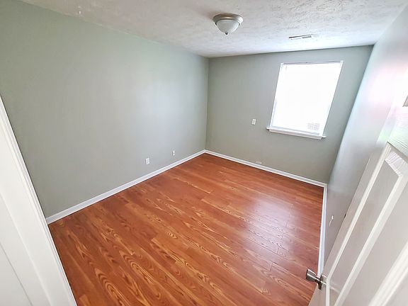 5th image of 109 Southview Dr APT 7