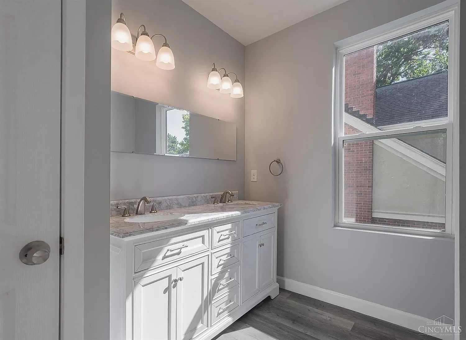 4 bed, 2.5 bath, 2277 sqft, $800 — Photo 4