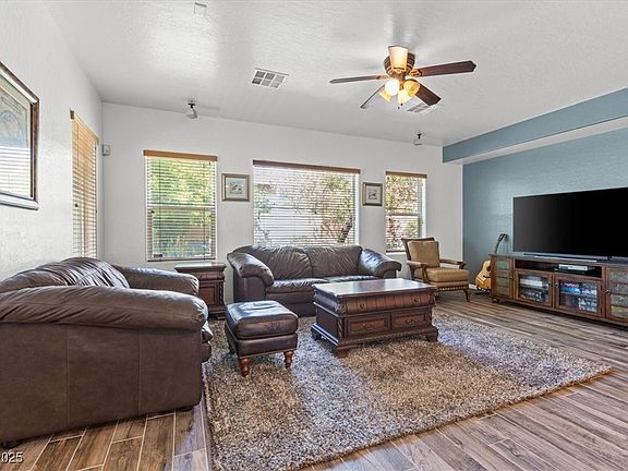 4th image of 7252 Royal Melbourne Dr