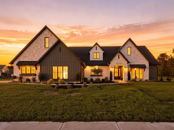 149 W Basalt Dr, Huntertown, IN 46748