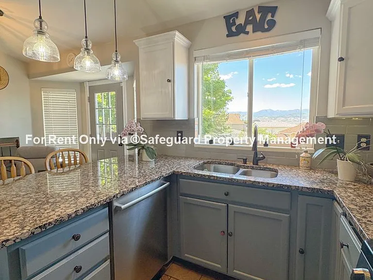 15052 S Manilla Dr — Photo 4