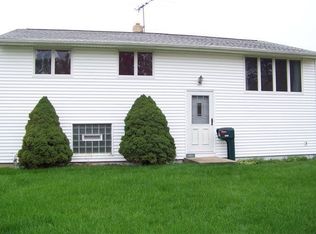 6069 Gilmere Dr, Brookpark, OH 44142