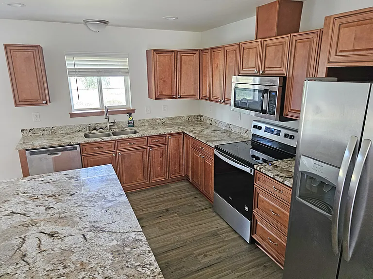 415 W Eagle St — Photo 5