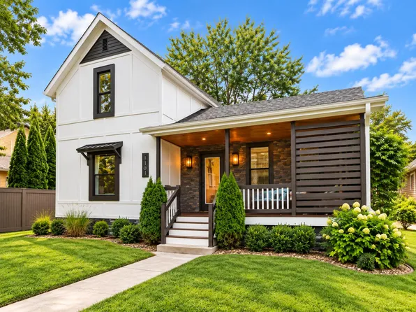 110 Sycamore St E, Three Oaks, MI 49128