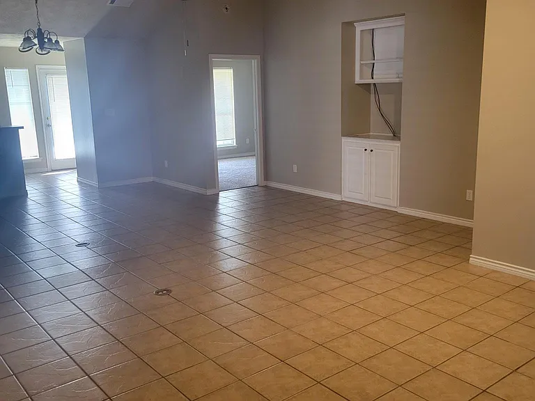 3526 Farah Dr — Photo 2