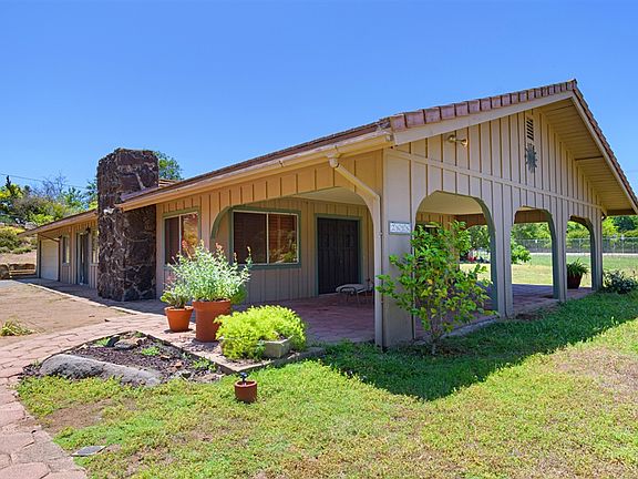 3rd image of 2616 Bernardo Ave
