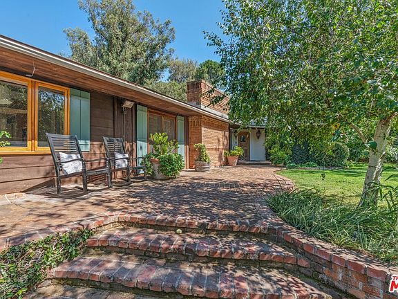 4th image of 3210 Oakdell Ln