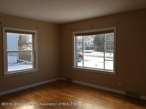 3rd image of 124 N Francis Ave