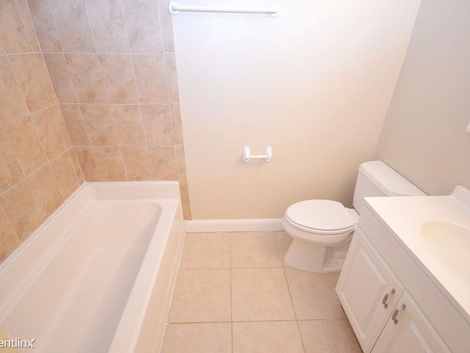 2nd image of 3224 Saddlebrook Ave #0