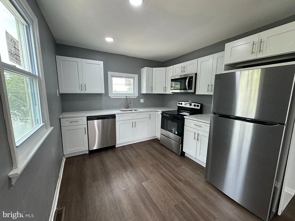 1st image of 32 Edgewater Ave APT B