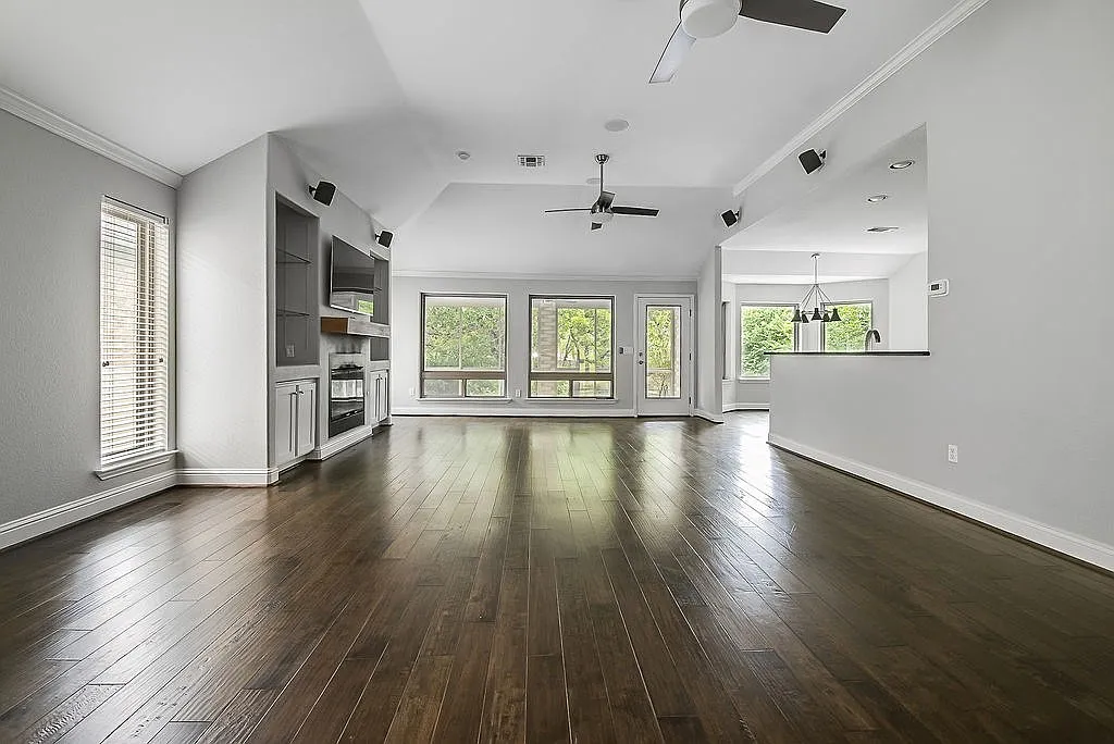 3 bed, 1955 sqft, $3,500 — Photo 2