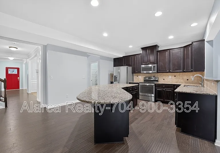 5804 Selkirkshire Rd — Photo 5