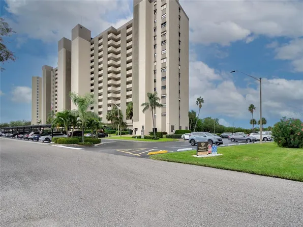 7050 Sunset Dr S APT 210, South Pasadena, FL 33707