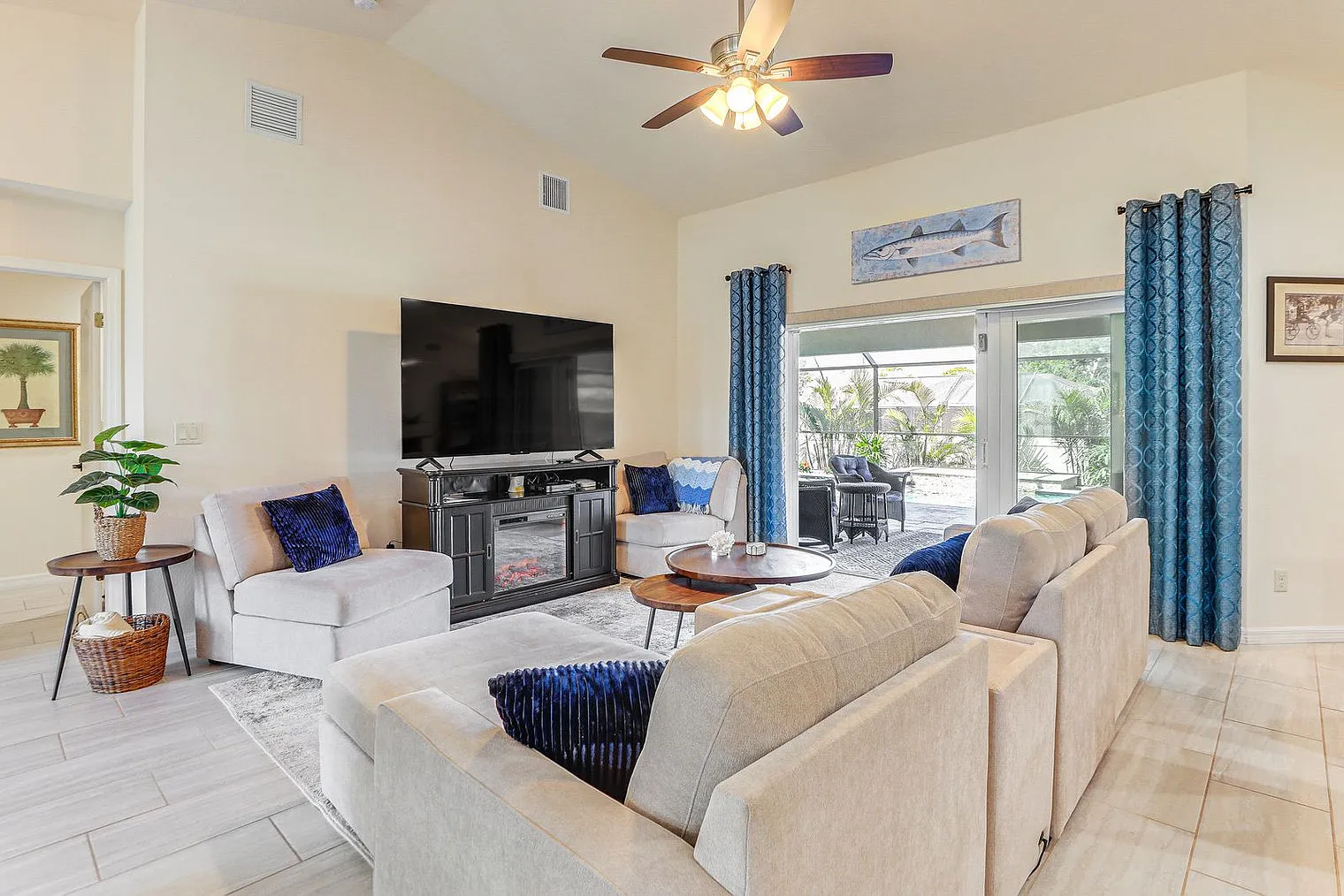 3 bed, 2.0 bath, 1797 sqft, $4,257 — Photo 3