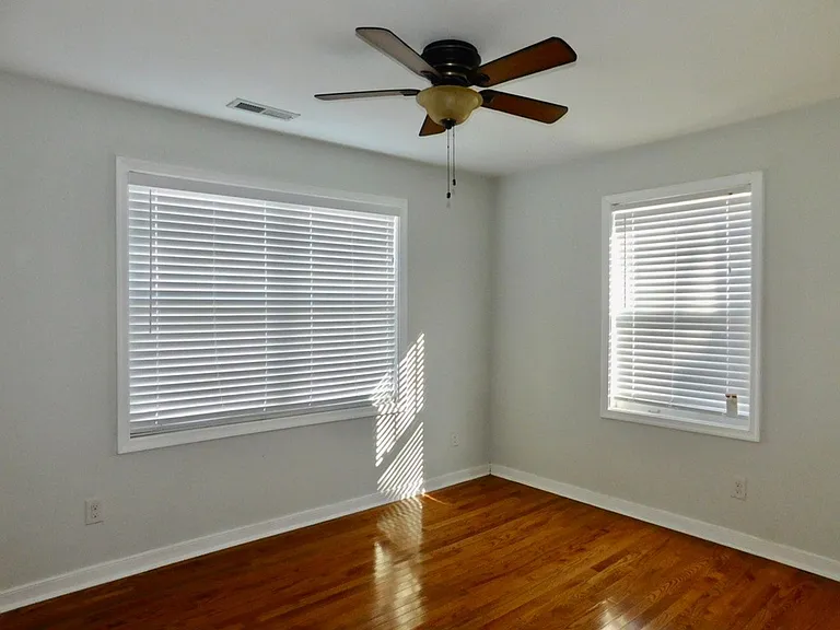 818 E Washington St — Photo 10