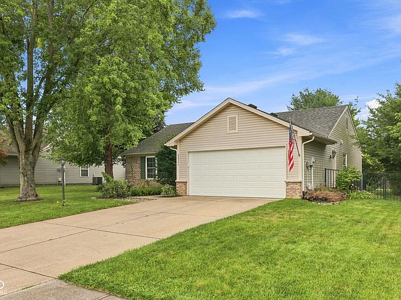 4th image of 20741 Alpine Dr