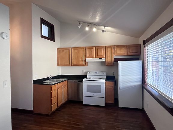 4th image of 1709 NW Glisan St #1B-1Ba-600Sqft