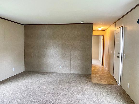 3rd image of 18 Bergen Ave
