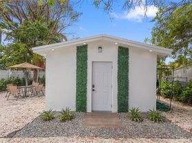 3016 NW 22nd Ct