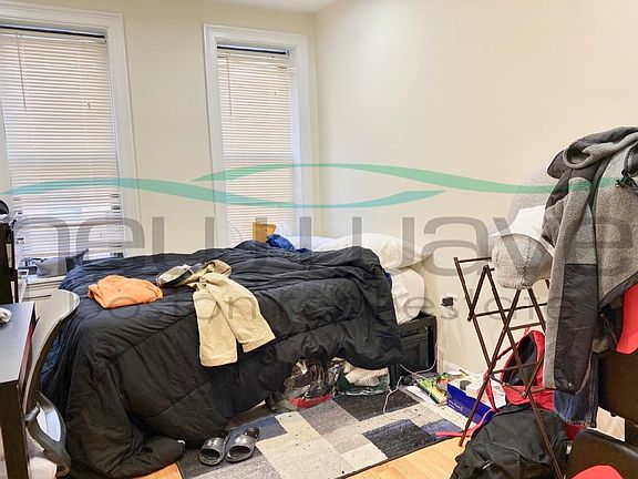 2nd image of 179 Northampton St APT 2