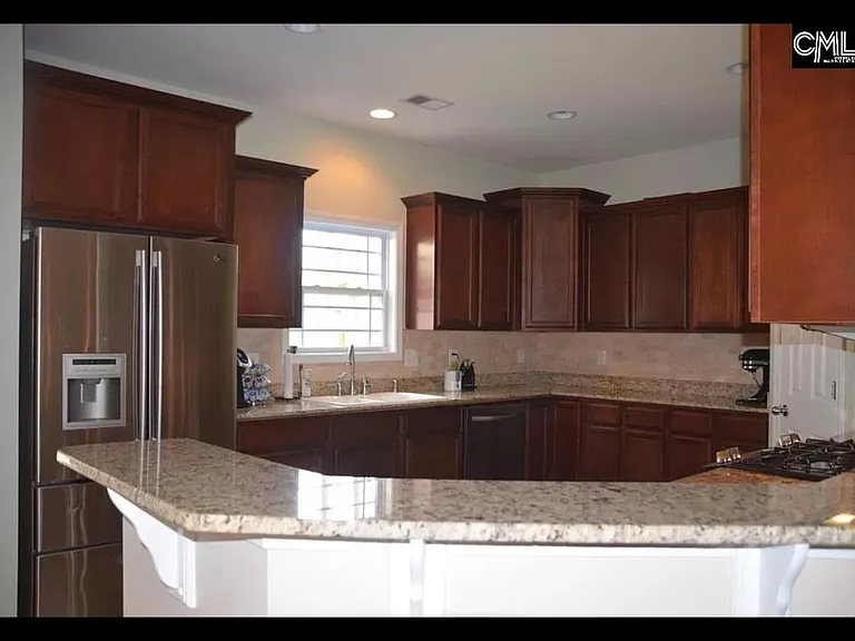 272 Ashmore Ln — Photo 1