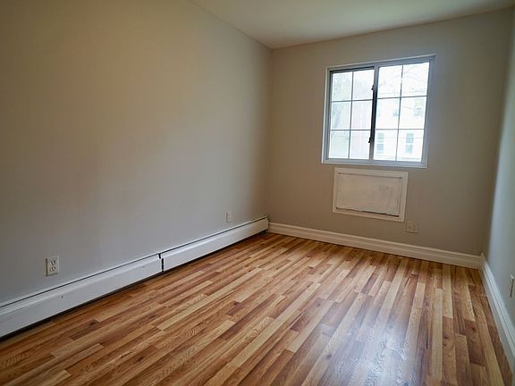 5th image of 305 Van Buren St Floor 2