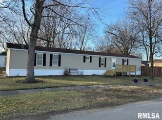 501 W Birch St, Stonington, IL 62567