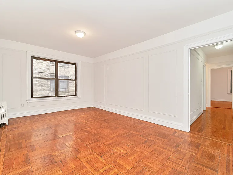 56 Bennett Ave #1K — Photo 2