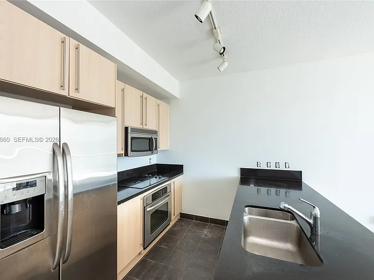 79 SW 12th St #1105 — Photo 6