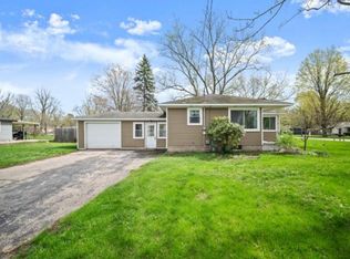 10517 Mary Ann St, Zeeland, MI 49464
