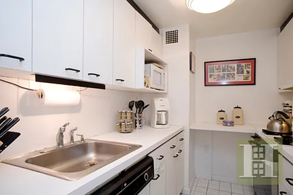 Rented by Halstead Real Estate | media 11