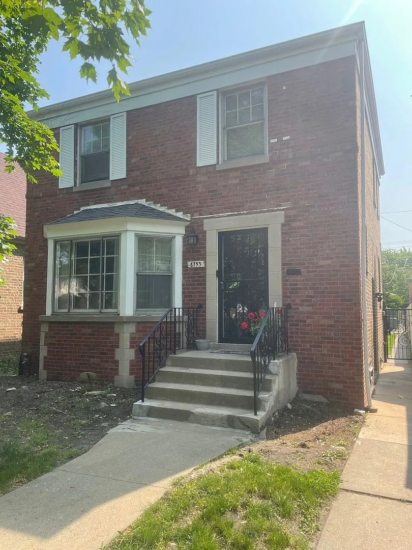 8751 S Ridgeland Ave photo 1