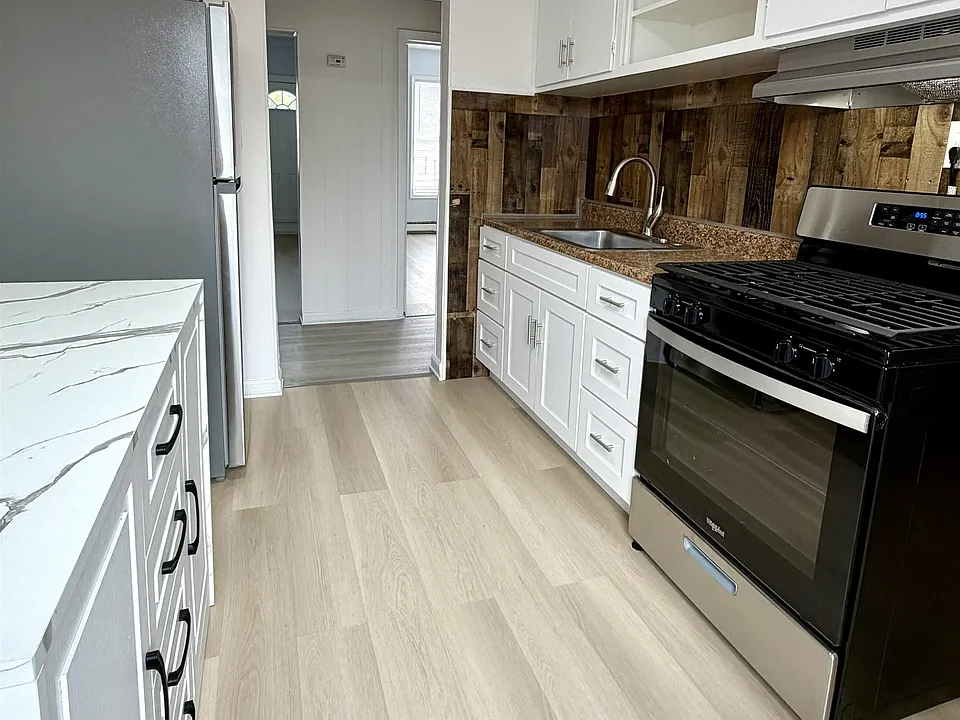 281 Garfield Ave #2
