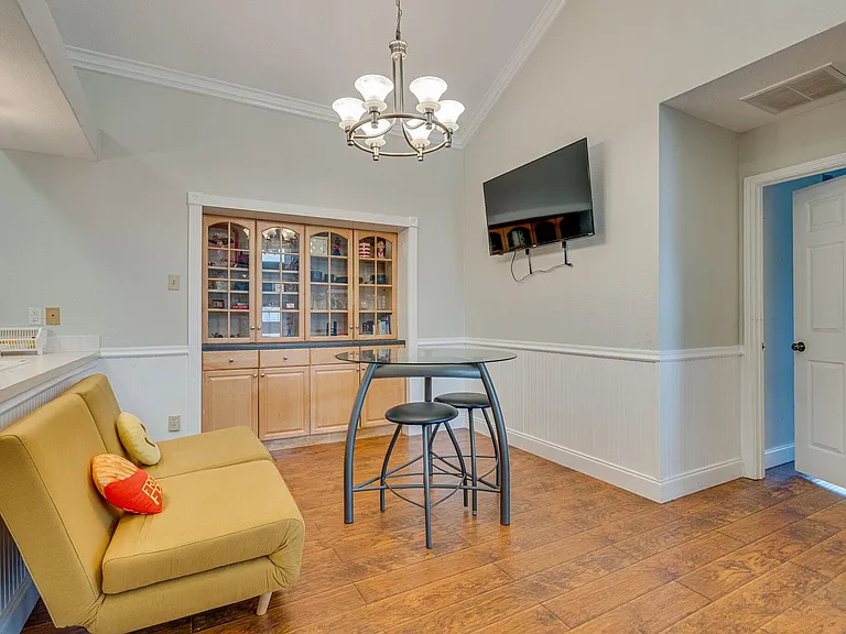 10236 Quest Dr — Photo 11