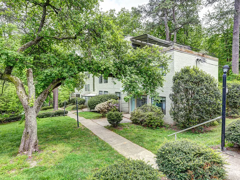 101 Tempsford Ln #D — Photo 41