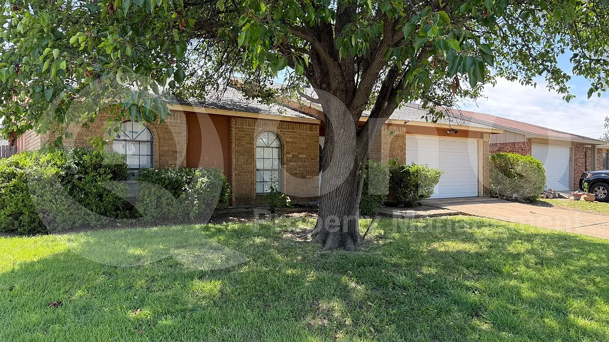 Building Photo - 4805 Woodruff Dr