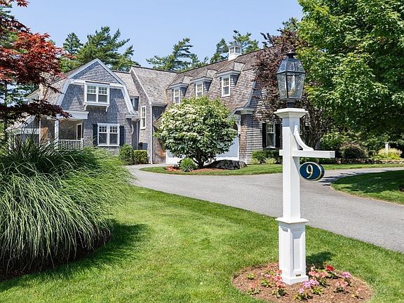 3rd image of 9 High Ridge Dr