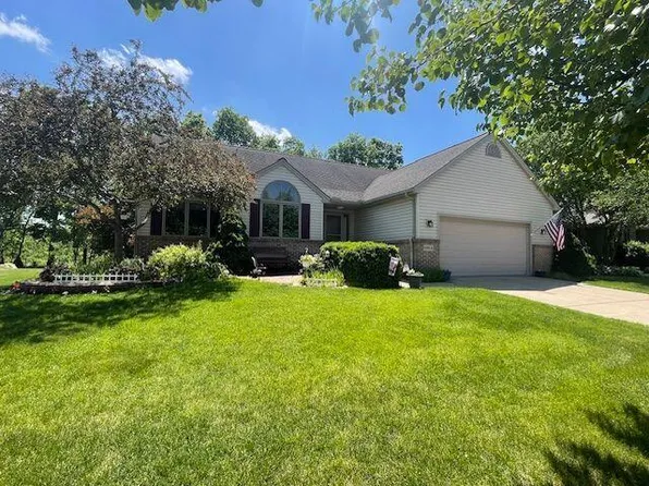 6864 Wellington Dr, Dexter, MI 48130