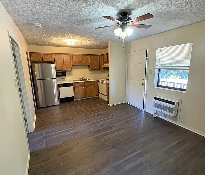 8800 S Thomas St #4 — Photo 2