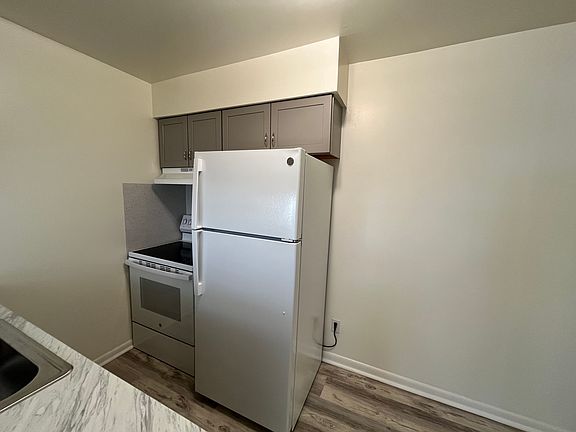 5th image of 334 William St #A